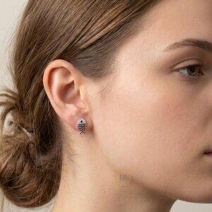 Fishbone Stud Earrings In 925 Sterling Silver · Artistic Minimalist Style · 13mm